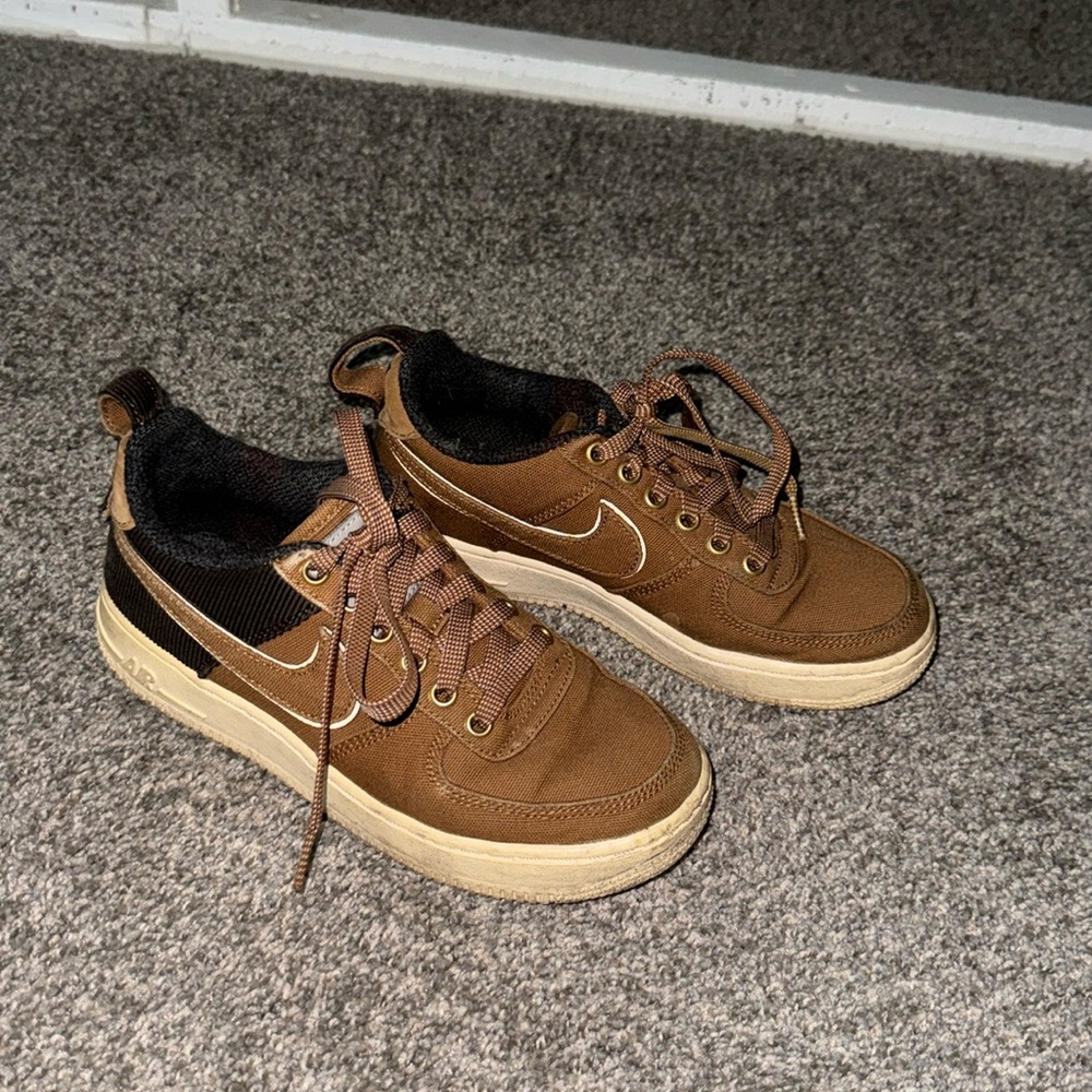 Limited edition Nike Airforce /CARHART collab. Great condition